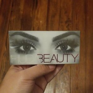 Huda lashes